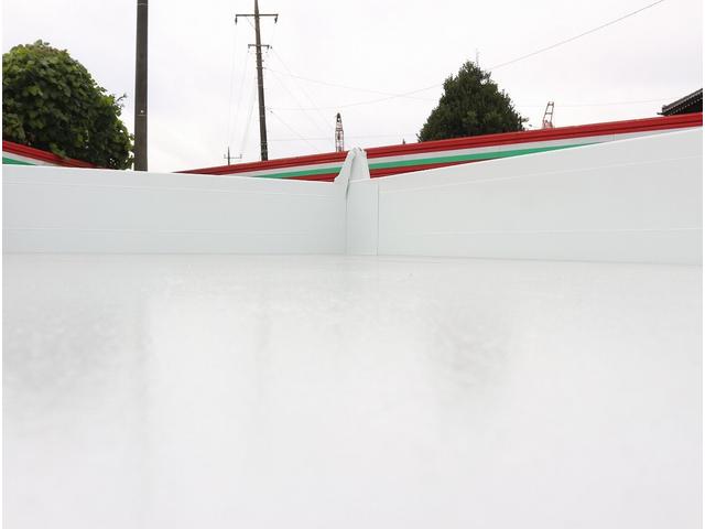 キャンター 全低床ダンプ　２ｔ　全低床強化ダンプ　５ＭＴ　衝突軽減ブレーキ付き！　車線逸脱警報装置　トラクションコントロール　新明和製ＤＲ２－０１１０ＳＹ　３方開　中間ピン　キーレス＆スペアキー　左電動格納ミラー　ＥＴＣ（19枚目）