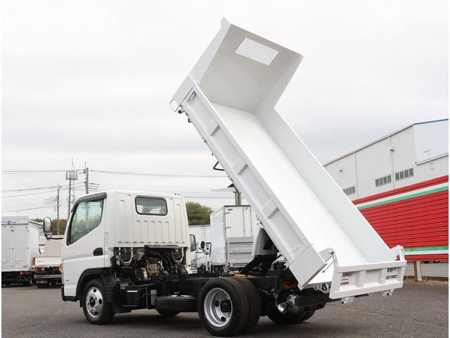 キャンター 全低床ダンプ　２ｔ　全低床強化ダンプ　５ＭＴ　衝突軽減ブレーキ付き！　車線逸脱警報装置　トラクションコントロール　新明和製ＤＲ２－０１１０ＳＹ　３方開　中間ピン　キーレス＆スペアキー　左電動格納ミラー　ＥＴＣ（32枚目）