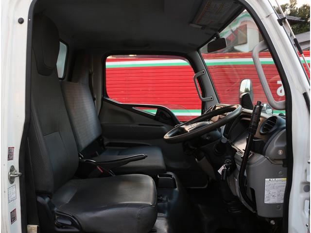 キャンター 全低床ダンプ　２ｔ　全低床強化ダンプ　５ＭＴ　衝突軽減ブレーキ付き！　車線逸脱警報装置　トラクションコントロール　新明和製ＤＲ２－０１１０ＳＹ　３方開　中間ピン　キーレス＆スペアキー　左電動格納ミラー　ＥＴＣ（49枚目）