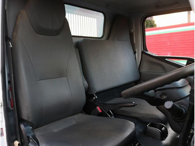 キャンター 全低床ダンプ　２ｔ　全低床強化ダンプ　５ＭＴ　衝突軽減ブレーキ付き！　車線逸脱警報装置　トラクションコントロール　新明和製ＤＲ２－０１１０ＳＹ　３方開　中間ピン　キーレス＆スペアキー　左電動格納ミラー　ＥＴＣ（50枚目）