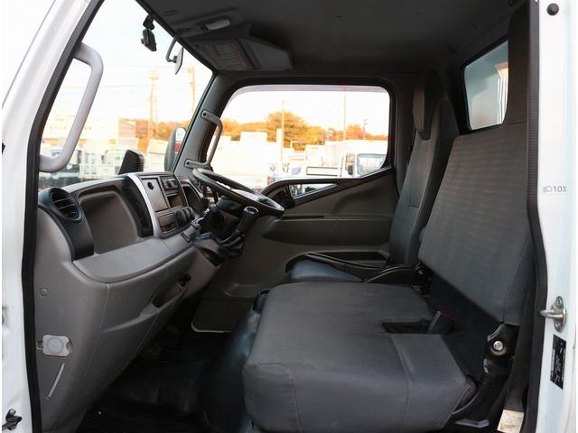 キャンター 全低床ダンプ　２ｔ　全低床強化ダンプ　５ＭＴ　衝突軽減ブレーキ付き！　車線逸脱警報装置　トラクションコントロール　新明和製ＤＲ２－０１１０ＳＹ　３方開　中間ピン　キーレス＆スペアキー　左電動格納ミラー　ＥＴＣ（59枚目）