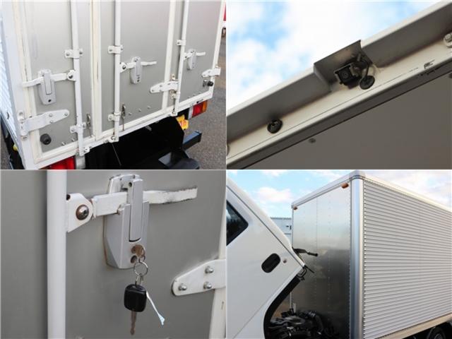 エルフトラック アルミV 1.5トン積 パネルV 三扉開カギ付 キーレス バックカメラ 室内灯ブザー アイドリングS 電格ミラー 拡声器ノボル製 ラッシングレール パブコ製 箱寸法308-164-197(10枚目)