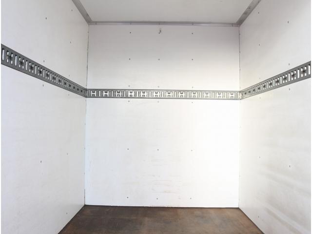 エルフトラック アルミV 1.5トン積 パネルV 三扉開カギ付 キーレス バックカメラ 室内灯ブザー アイドリングS 電格ミラー 拡声器ノボル製 ラッシングレール パブコ製 箱寸法308-164-197(45枚目)