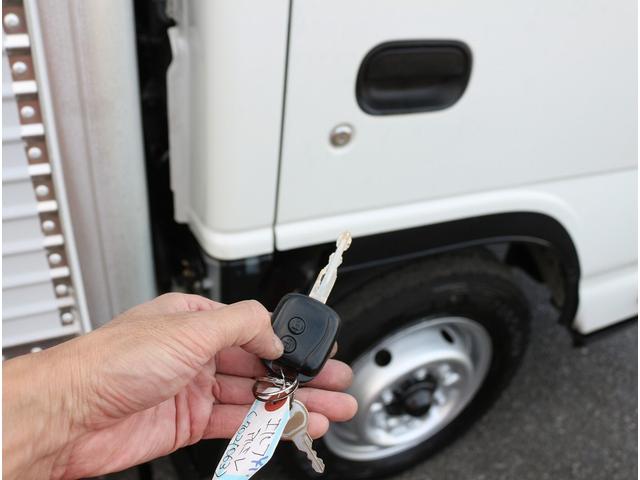 エルフトラック アルミV 1.5トン積 パネルV 三扉開カギ付 キーレス バックカメラ 室内灯ブザー アイドリングS 電格ミラー 拡声器ノボル製 ラッシングレール パブコ製 箱寸法308-164-197(68枚目)