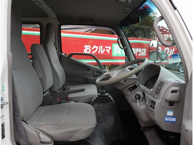 ダイナトラック 1t積載 Wキャブ 3.0ディーゼルターボ 5MT 6人乗り フォグライト付き 後輪シングルタイヤ バイザー&フロアマット 3方開 荷台寸210/160/38 普通免許対応 車両総重量3130キロ(35枚目)