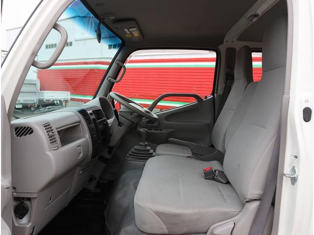 ダイナトラック 1t積載 Wキャブ 3.0ディーゼルターボ 5MT 6人乗り フォグライト付き 後輪シングルタイヤ バイザー&フロアマット 3方開 荷台寸210/160/38 普通免許対応 車両総重量3130キロ(45枚目)