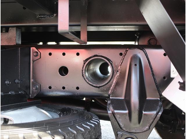 キャンター 全低床ダンプ　３０００キロ積載　ディーゼルＴＢ　５速ＭＴ　中間ピン２本　車線逸脱警報装置　キーレス　ＥＴＣ　コボレーン　荷台寸３０４－１６０－３８　最大積載量３０００キロ　車両総重量６０３５キロ（45枚目）