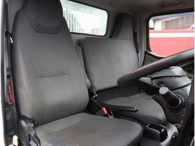 キャンター 　２ｔ積載　全低床強化ダンプ　５ＭＴ　衝突軽減ブレーキ　車線逸脱警報装置　トラクションコントロール　キーレス＆スペアキー　左電動格納ミラー　ＥＴＣ　３方開　中間ピン２本　車両総重量４９２５キロ（51枚目）