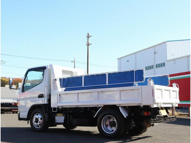 キャンター 全低床ダンプ　３ｔ　全低床強化ダンプ　５ＭＴ　車線逸脱警報装置　キーレス　ＥＴＣ　極東開発ＤＤ０２－３１　荷台寸３０４／１６０／３８　１０尺　３方開　中間ピン２本　コボレーン　ＳＴタイヤ　車両総重量６０１５キロ（16枚目）