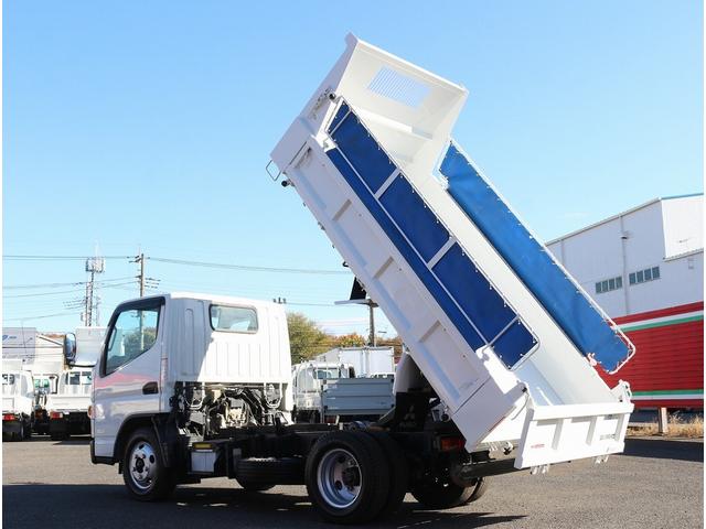 キャンター 全低床ダンプ　３ｔ　全低床強化ダンプ　５ＭＴ　車線逸脱警報装置　キーレス　ＥＴＣ　極東開発ＤＤ０２－３１　荷台寸３０４／１６０／３８　１０尺　３方開　中間ピン２本　コボレーン　ＳＴタイヤ　車両総重量６０１５キロ（36枚目）