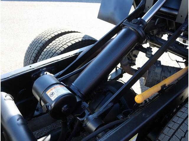 キャンター 全低床ダンプ　３ｔ　全低床強化ダンプ　５ＭＴ　車線逸脱警報装置　キーレス　ＥＴＣ　極東開発ＤＤ０２－３１　荷台寸３０４／１６０／３８　１０尺　３方開　中間ピン２本　コボレーン　ＳＴタイヤ　車両総重量６０１５キロ（44枚目）