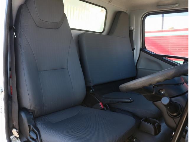 キャンター 全低床ダンプ　３ｔ　全低床強化ダンプ　５ＭＴ　車線逸脱警報装置　キーレス　ＥＴＣ　極東開発ＤＤ０２－３１　荷台寸３０４／１６０／３８　１０尺　３方開　中間ピン２本　コボレーン　ＳＴタイヤ　車両総重量６０１５キロ（58枚目）