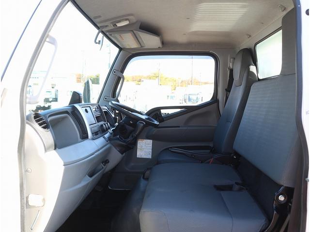 キャンター 全低床ダンプ　３ｔ　全低床強化ダンプ　５ＭＴ　車線逸脱警報装置　キーレス　ＥＴＣ　極東開発ＤＤ０２－３１　荷台寸３０４／１６０／３８　１０尺　３方開　中間ピン２本　コボレーン　ＳＴタイヤ　車両総重量６０１５キロ（68枚目）