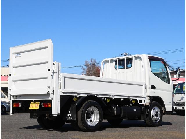 キャンター 　垂直パワーゲート　平ボディ三方開　２．９５トン積　集中ドアロック　レザー調シートカバー　荷台鉄板張り　電格ミラー　　コーナーライト　ドラレコ　荷台寸法３０７－１６０－３２　リフト寸法１１３－１５８（3枚目）