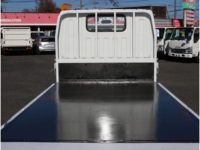 キャンター 　垂直パワーゲート　平ボディ三方開　２．９５トン積　集中ドアロック　レザー調シートカバー　荷台鉄板張り　電格ミラー　　コーナーライト　ドラレコ　荷台寸法３０７－１６０－３２　リフト寸法１１３－１５８（30枚目）