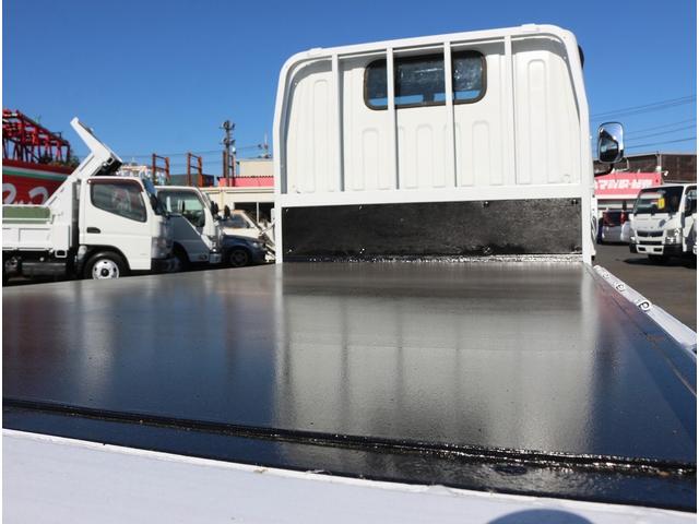 キャンター 　垂直パワーゲート　平ボディ三方開　２．９５トン積　集中ドアロック　レザー調シートカバー　荷台鉄板張り　電格ミラー　　コーナーライト　ドラレコ　荷台寸法３０７－１６０－３２　リフト寸法１１３－１５８（31枚目）