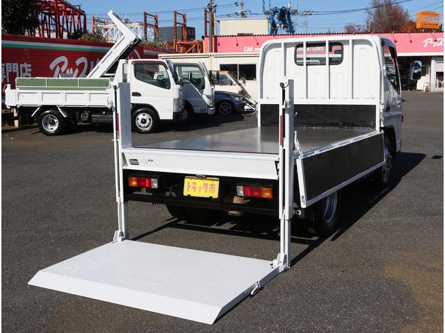 キャンター 　垂直パワーゲート　平ボディ三方開　２．９５トン積　集中ドアロック　レザー調シートカバー　荷台鉄板張り　電格ミラー　　コーナーライト　ドラレコ　荷台寸法３０７－１６０－３２　リフト寸法１１３－１５８（34枚目）