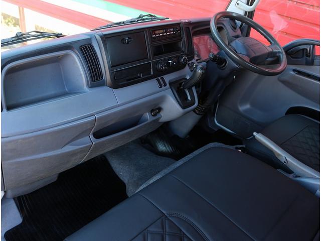 キャンター 　垂直パワーゲート　平ボディ三方開　２．９５トン積　集中ドアロック　レザー調シートカバー　荷台鉄板張り　電格ミラー　　コーナーライト　ドラレコ　荷台寸法３０７－１６０－３２　リフト寸法１１３－１５８（43枚目）