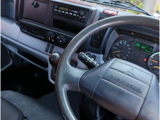 キャンター 　垂直パワーゲート　平ボディ三方開　２．９５トン積　集中ドアロック　レザー調シートカバー　荷台鉄板張り　電格ミラー　　コーナーライト　ドラレコ　荷台寸法３０７－１６０－３２　リフト寸法１１３－１５８（50枚目）