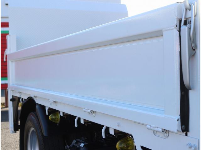 キャンター 　垂直パワーゲート　平ボディ三方開　２．９５トン積　集中ドアロック　レザー調シートカバー　荷台鉄板張り　電格ミラー　　コーナーライト　ドラレコ　荷台寸法３０７－１６０－３２　リフト寸法１１３－１５８（59枚目）