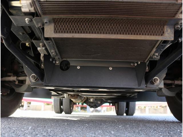 エルフトラック 　２ｔ　平ボディ　５ＭＴ　ＨＳＡ坂道発進補助装置　荷台鉄板張り　荷台寸３１１／１６２　左電動格納ミラー　フォグライト　キーレス　ＥＧ型式４ＪＪ１（１１０ｋｗ）１５０ＰＳ　車両総重量４４１５キロ（34枚目）