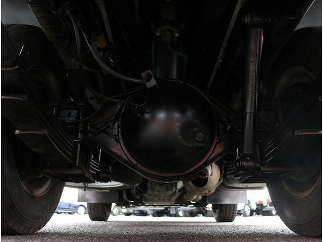 エルフトラック 強化フルフラットローダンプ　２ｔ　フルフラットロー　強化ダンプ　５ＭＴ　メッキパーツ　荷台寸３０４／１６０　３方開　中間ピン２本　極東開発製　キーレス＆スペアキー　坂道発進補助装置　ＥＴＣ　ＡＳＲ　車両総重量４９０５キロ（44枚目）