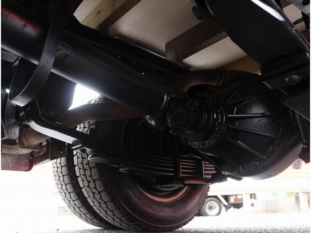 エルフトラック フルフラットロー　２ｔ　Ｗキャブ　４ＷＤ　５ＭＴ　ＨＳＡ坂道発進補助装置　キーレス＆スペアキー　後席用ヒーター付き　ＥＴＣ　荷台寸２０８／１６２／３８　ＥＧ型式４ＪＪ１（１１０ｋｗ）１５０ＰＳ　３．０ディーゼルターボ（30枚目）