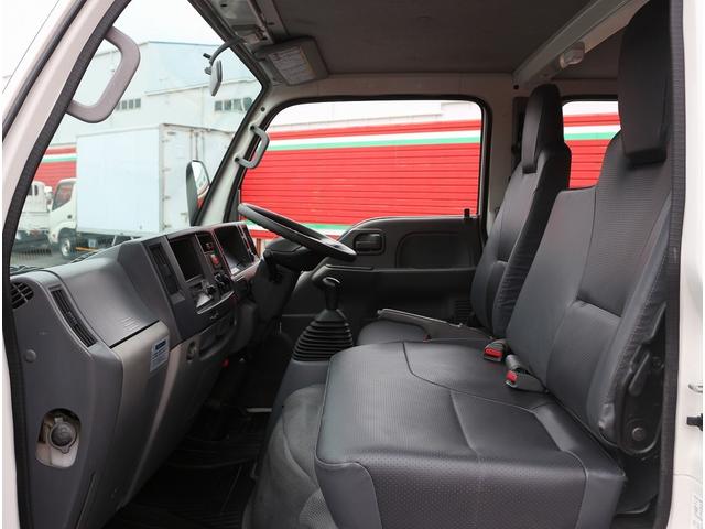 エルフトラック フルフラットロー　２ｔ　Ｗキャブ　４ＷＤ　５ＭＴ　ＨＳＡ坂道発進補助装置　キーレス＆スペアキー　後席用ヒーター付き　ＥＴＣ　荷台寸２０８／１６２／３８　ＥＧ型式４ＪＪ１（１１０ｋｗ）１５０ＰＳ　３．０ディーゼルターボ（50枚目）