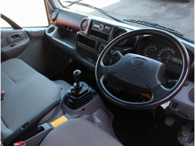 ダイナトラック 　垂直パワーゲート　４ＷＤ車　１．０５トン積　５速ＭＴ３ペダル　集中ドアロック　フォグランプ　サイドＢＯＸ　バイザーマット　ＲＥ０６－１１３３　６００Ｋ　荷台寸法３０５－１６０－３８　リフト８５－１５９（4枚目）