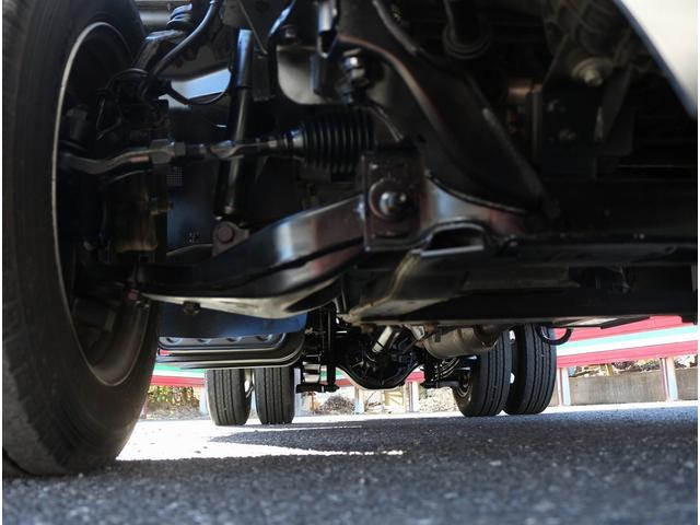 アトラストラック フルスーパーローＤＸ　３．０ディーゼルターボ　２ｔ　全低床フルスーパーロー　平ボディ　６ＭＴ　ＥＨＳ坂道発進補助装置　メモリーナビ　キーレス＆スペアキー　左電動格納ミラー　荷台寸３１０／１６１／３８　テールゲートチェーン（32枚目）