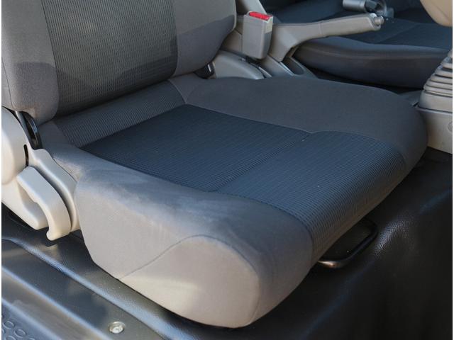 アトラストラック フルスーパーローＤＸ　３．０ディーゼルターボ　２ｔ　全低床フルスーパーロー　平ボディ　６ＭＴ　ＥＨＳ坂道発進補助装置　メモリーナビ　キーレス＆スペアキー　左電動格納ミラー　荷台寸３１０／１６１／３８　テールゲートチェーン（38枚目）