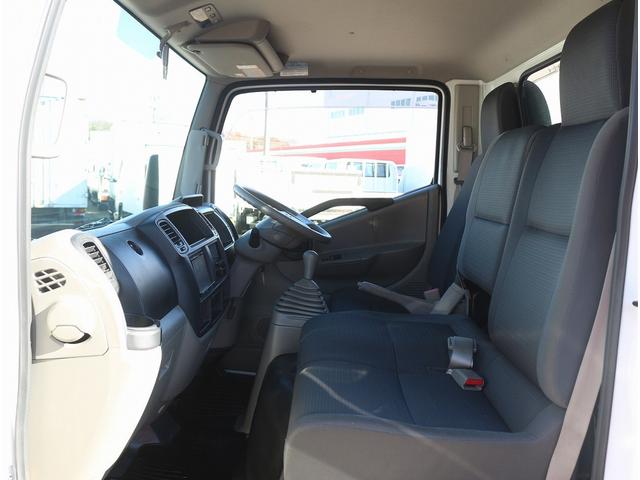 アトラストラック フルスーパーローＤＸ　３．０ディーゼルターボ　２ｔ　全低床フルスーパーロー　平ボディ　６ＭＴ　ＥＨＳ坂道発進補助装置　メモリーナビ　キーレス＆スペアキー　左電動格納ミラー　荷台寸３１０／１６１／３８　テールゲートチェーン（48枚目）