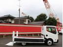 フルスーパーローＤＸ　２ｔ　フルスーパーロー　全低床　垂直パワーゲート　リフト能力６００キロ　６ＭＴ　ＥＨＳ坂道発進補助装置　メモリーナビ　ＥＴＣ　左電動格納ミラ　キーレス＆スペアキ　新明和製リフト　車両総重量４４６５キロ（28枚目）