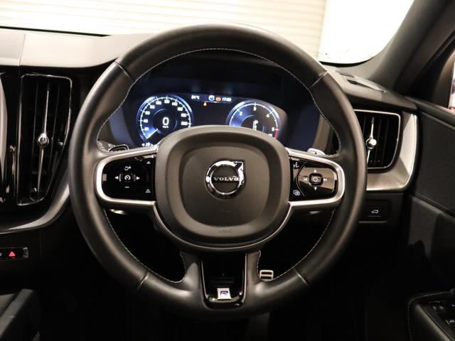 ＸＣ６０ Ｄ４　ＡＷＤ　Ｒデザイン　衝突軽減ブレーキ　ＡＣＣ　ＣａｒＰｌａｙ　３６０°カメラ　ＢＬＩＳ　純正ナビＴＶ　ＥＴＣ　ＬＥＤ　パワーシート／ヒーター／メモリ　純正１９ＡＷ　ルーフレール　社外ドライブレコーダー（13枚目）