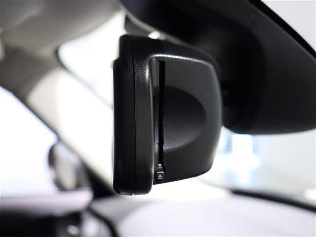 ＭＩＮＩ クーパー　ペッパーＰＫＧ　ストレージコンパートメント　エキサイトメントＰＫＧ　レインセンサー　ライトＰＫＧ　コンフォートＰＫＧ　純正ナビ　衝突軽減ブレーキ　ドラレコ　バックカメラ　ユニオンジャック　ＬＥＤ（17枚目）