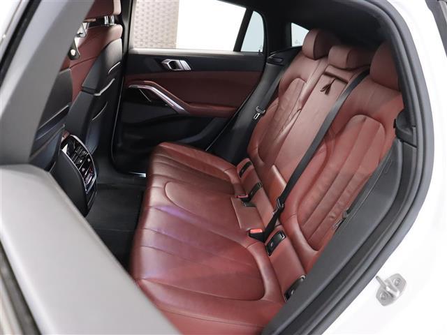 Ｘ６ ｘＤｒｉｖｅ　３５ｄ　Ｍスポーツ　赤革　サンルーフ　ｈａｒｍａｎ／ｋａｒｄｏｎ　純正ナビ　フルセグＴＶ　ＨＵＤ　ＡＣＣ　ＬＫＡ　ＢＳＭ　衝突軽減ブレーキ　コンフォートＰＫＧ　ベンチレーション　シートヒーター　マッサージ　プラスＰＫＧ（35枚目）