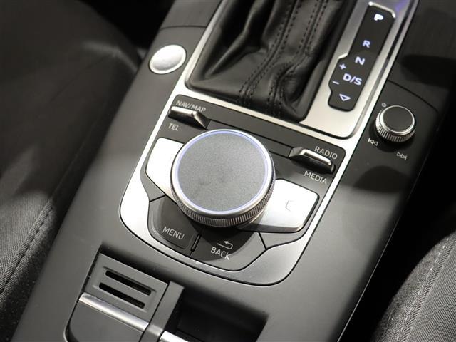 Ａ３ スポーツバック３０ＴＦＳＩ　純正ナビ　フルセグＴＶ・ＣＤ・ＤＶＤ　バーチャルコックピット　Ａｕｄｉプレセンス　Ａｕｄｉサイドアシスト　ＡＣＣ　ＬＫＡ　衝突軽減ブレーキ　バックカメラ　ＥＴＣ２．０　純正１６インチＡＷ　スペアキー（9枚目）