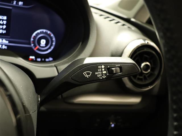 Ａ３ スポーツバック３０ＴＦＳＩ　純正ナビ　フルセグＴＶ・ＣＤ・ＤＶＤ　バーチャルコックピット　Ａｕｄｉプレセンス　Ａｕｄｉサイドアシスト　ＡＣＣ　ＬＫＡ　衝突軽減ブレーキ　バックカメラ　ＥＴＣ２．０　純正１６インチＡＷ　スペアキー（13枚目）