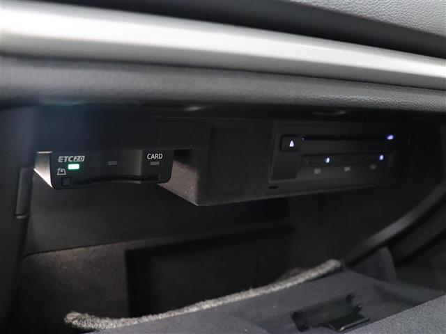 Ａ３ スポーツバック３０ＴＦＳＩ　純正ナビ　フルセグＴＶ・ＣＤ・ＤＶＤ　バーチャルコックピット　Ａｕｄｉプレセンス　Ａｕｄｉサイドアシスト　ＡＣＣ　ＬＫＡ　衝突軽減ブレーキ　バックカメラ　ＥＴＣ２．０　純正１６インチＡＷ　スペアキー（17枚目）