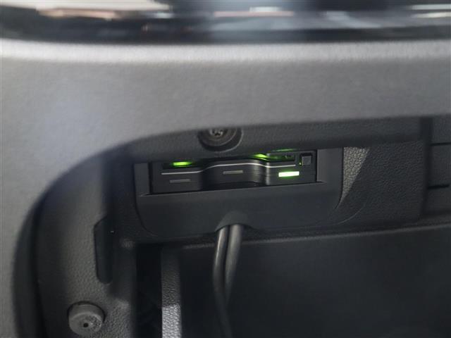 ザ・ビートル デザイン 純正ナビ フルセグTV・DVD・CD ドライブレコーダー前後 衝突軽減ブレーキ BSM バックカメラ LEDヘッドライト O・ZRACING製17インチAW ETC ISOFIX スペアキー(14枚目)