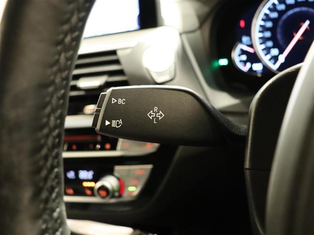 マットブラックにホワイトのＬＩＢＥＲＡＬＡのロゴの建物と看板が目印です。