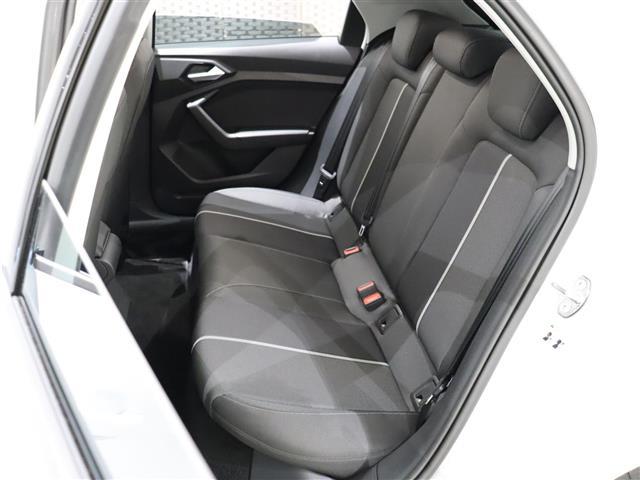 Ａ１スポーツバック ２５ＴＦＳＩ　アドバンスド　純正ナビ　Ｃａｒｐｌａｙ　バーチャルコックピット　衝突軽減ブレーキ　ＡＣＣ　ＢＳＭ　ＬＫＡ　バックカメラ　前席シートヒーター　前後ドライブレコーダー　オートハイビーム　ＥＴＣ２．０　ＬＥＤヘッドライト（30枚目）