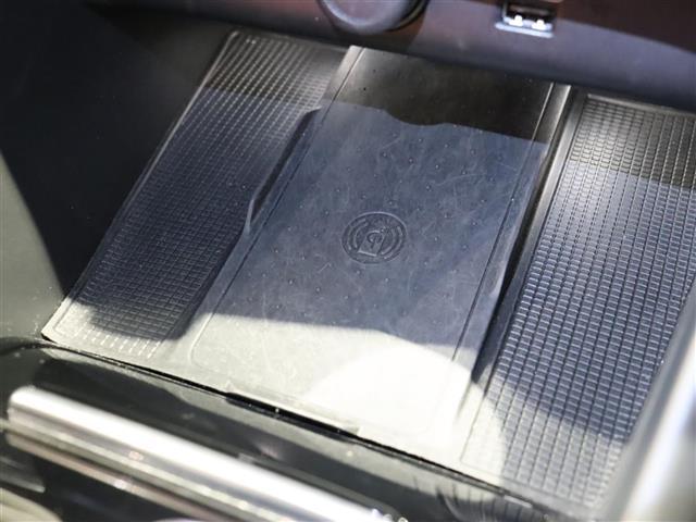 ＸＣ４０ Ｂ４　ＡＷＤ　インスクリプション　赤革　ｈａｍａｎ／ｋａｒｄｏｎ　３６０°カメラ　ＳＲ　ＡＣＣ　クリスタルシフトノブ　ワイヤレス充電　パワーシート／ヒーター　電動リアゲート　ＬＥＤ　純正ナビＴＶ　純正１９ＡＷ　ＥＴＣ　ＢＳＭ　ＬＫＡ（8枚目）