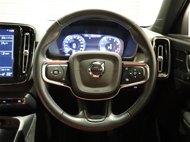 ＸＣ４０ Ｂ４　ＡＷＤ　インスクリプション　赤革　ｈａｍａｎ／ｋａｒｄｏｎ　３６０°カメラ　ＳＲ　ＡＣＣ　クリスタルシフトノブ　ワイヤレス充電　パワーシート／ヒーター　電動リアゲート　ＬＥＤ　純正ナビＴＶ　純正１９ＡＷ　ＥＴＣ　ＢＳＭ　ＬＫＡ（12枚目）