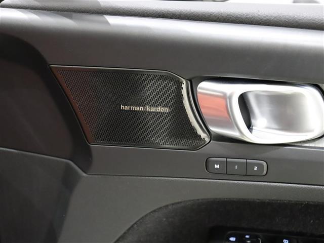 ＸＣ４０ Ｂ４　ＡＷＤ　インスクリプション　赤革　ｈａｍａｎ／ｋａｒｄｏｎ　３６０°カメラ　ＳＲ　ＡＣＣ　クリスタルシフトノブ　ワイヤレス充電　パワーシート／ヒーター　電動リアゲート　ＬＥＤ　純正ナビＴＶ　純正１９ＡＷ　ＥＴＣ　ＢＳＭ　ＬＫＡ（20枚目）