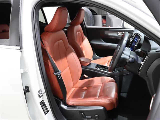 ＸＣ４０ Ｂ４　ＡＷＤ　インスクリプション　赤革　ｈａｍａｎ／ｋａｒｄｏｎ　３６０°カメラ　ＳＲ　ＡＣＣ　クリスタルシフトノブ　ワイヤレス充電　パワーシート／ヒーター　電動リアゲート　ＬＥＤ　純正ナビＴＶ　純正１９ＡＷ　ＥＴＣ　ＢＳＭ　ＬＫＡ（22枚目）