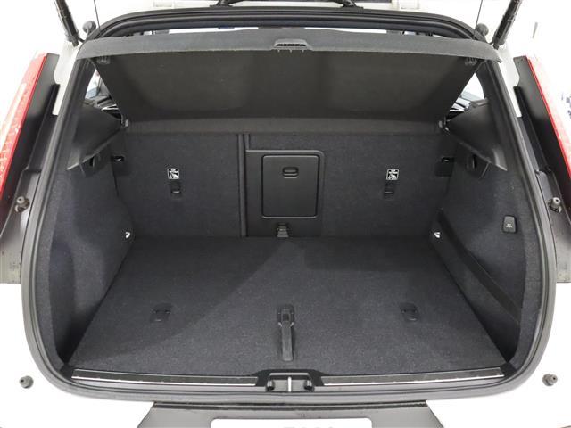 ＸＣ４０ Ｂ４　ＡＷＤ　インスクリプション　赤革　ｈａｍａｎ／ｋａｒｄｏｎ　３６０°カメラ　ＳＲ　ＡＣＣ　クリスタルシフトノブ　ワイヤレス充電　パワーシート／ヒーター　電動リアゲート　ＬＥＤ　純正ナビＴＶ　純正１９ＡＷ　ＥＴＣ　ＢＳＭ　ＬＫＡ（27枚目）