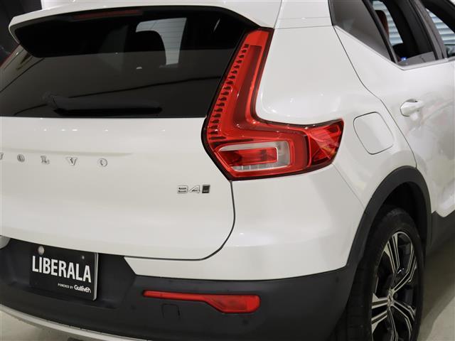 ＸＣ４０ Ｂ４　ＡＷＤ　インスクリプション　赤革　ｈａｍａｎ／ｋａｒｄｏｎ　３６０°カメラ　ＳＲ　ＡＣＣ　クリスタルシフトノブ　ワイヤレス充電　パワーシート／ヒーター　電動リアゲート　ＬＥＤ　純正ナビＴＶ　純正１９ＡＷ　ＥＴＣ　ＢＳＭ　ＬＫＡ（30枚目）