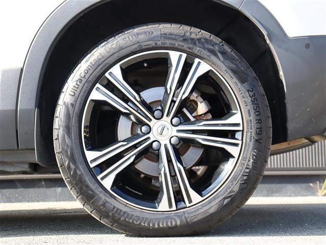 ＸＣ４０ Ｂ４　ＡＷＤ　インスクリプション　赤革　ｈａｍａｎ／ｋａｒｄｏｎ　３６０°カメラ　ＳＲ　ＡＣＣ　クリスタルシフトノブ　ワイヤレス充電　パワーシート／ヒーター　電動リアゲート　ＬＥＤ　純正ナビＴＶ　純正１９ＡＷ　ＥＴＣ　ＢＳＭ　ＬＫＡ（38枚目）