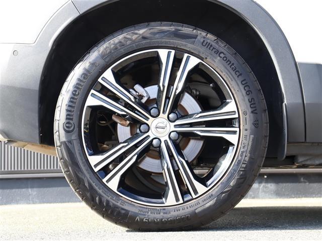 ＸＣ４０ Ｂ４　ＡＷＤ　インスクリプション　赤革　ｈａｍａｎ／ｋａｒｄｏｎ　３６０°カメラ　ＳＲ　ＡＣＣ　クリスタルシフトノブ　ワイヤレス充電　パワーシート／ヒーター　電動リアゲート　ＬＥＤ　純正ナビＴＶ　純正１９ＡＷ　ＥＴＣ　ＢＳＭ　ＬＫＡ（40枚目）